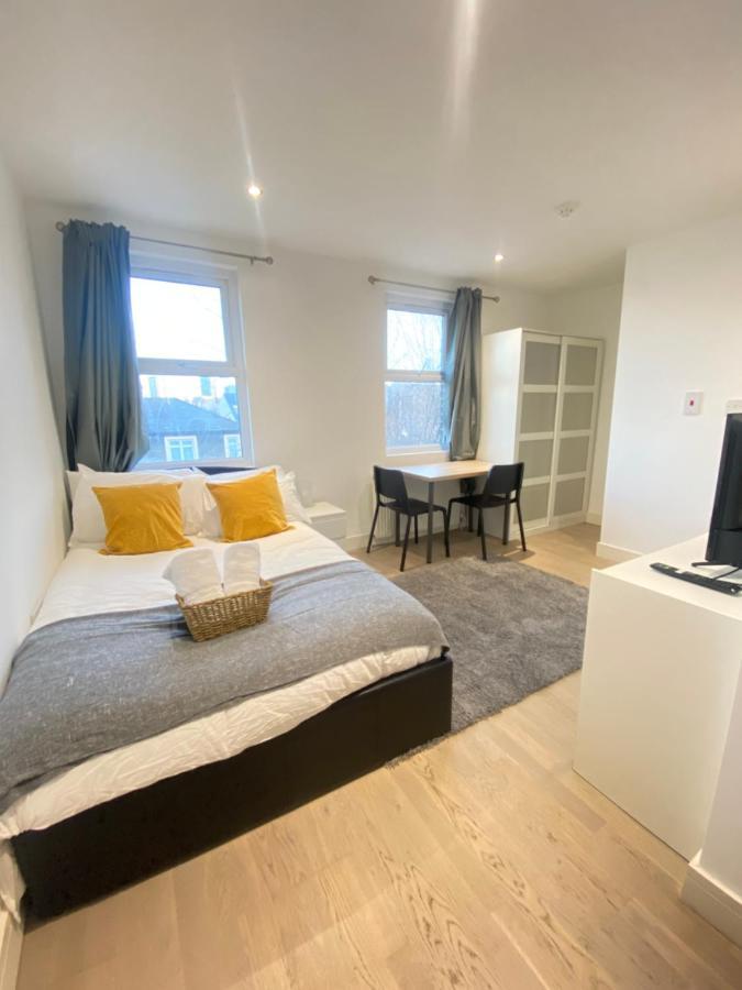 Cozy En-Suite Near Stratford Лондон Екстериор снимка