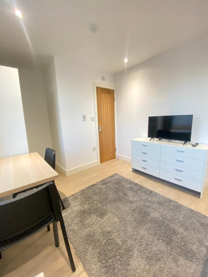 Cozy En-Suite Near Stratford Лондон Екстериор снимка