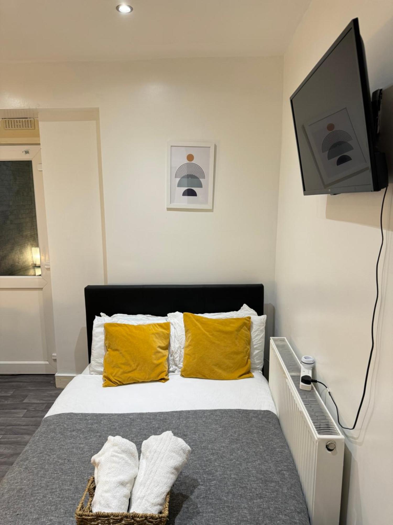 Cozy En-Suite Near Stratford Лондон Екстериор снимка