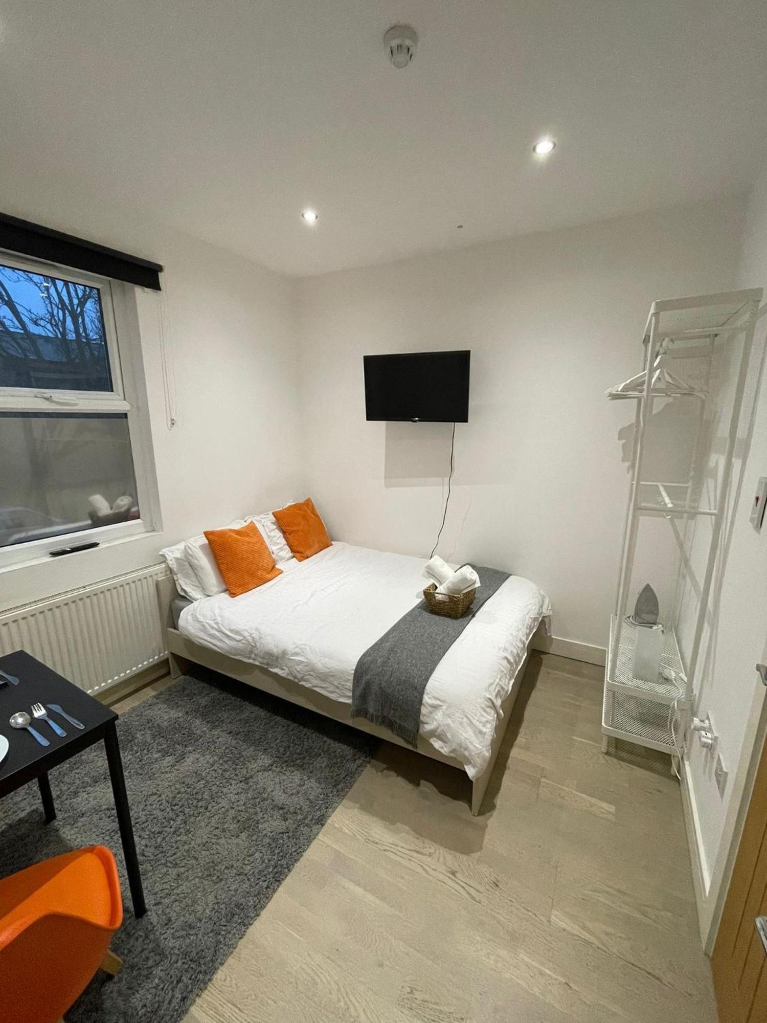 Cozy En-Suite Near Stratford Лондон Екстериор снимка